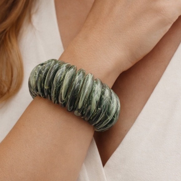 Unbranded Jewelry - Marbled Green Resin Stretch Cuff Bracelet Chunky Ribbed Bangle Fairycore J-01